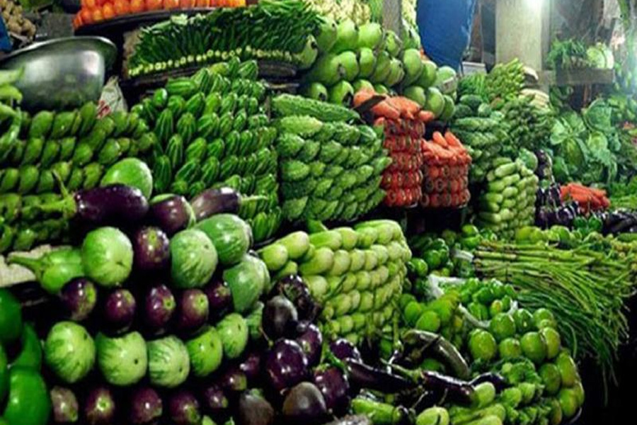 হঠাৎ সবজির বাজারে দাম বৃদ্ধি