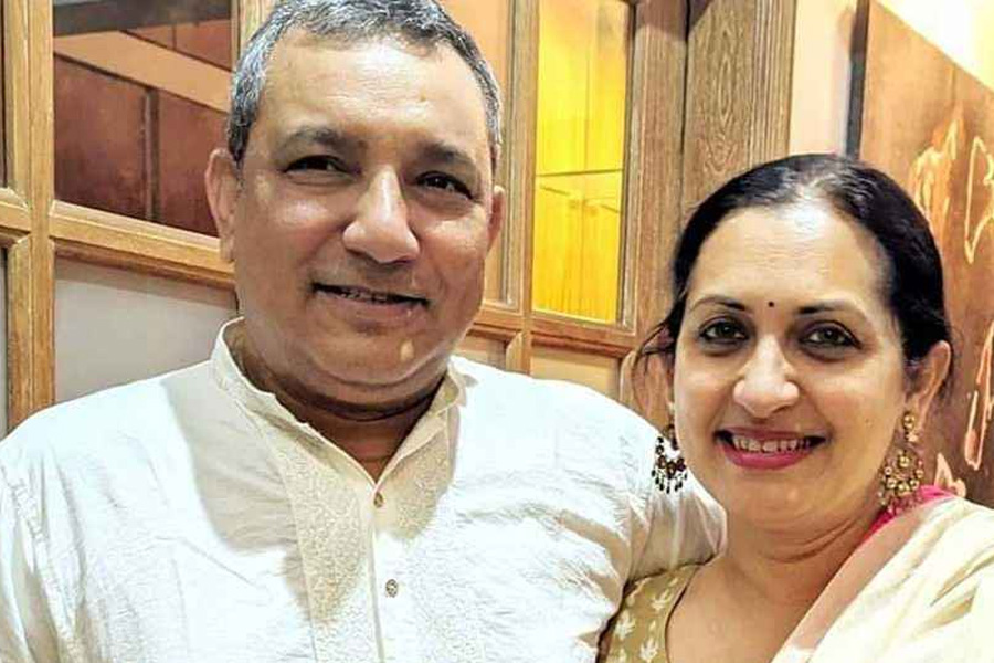 ২৫ বছরের ভালোবাসা ও স্বপ্নের সংসার