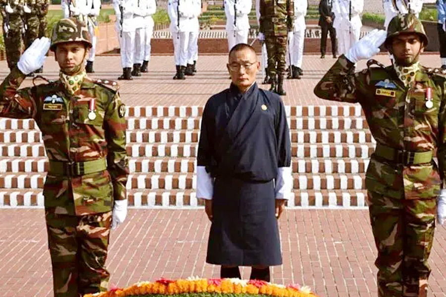 সাভার স্মৃতিসৌধে শ্রদ্ধা জানালেন ভুটানের প্রধানমন্ত্রী