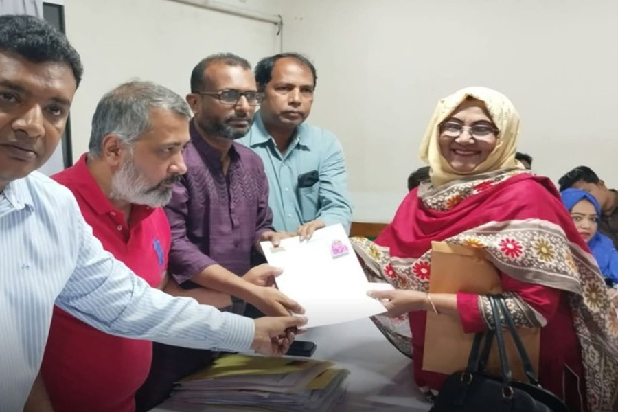 নারী আসনে মনোনয়ন ফরম জমা দিলেন বিলকিস ইসলাম