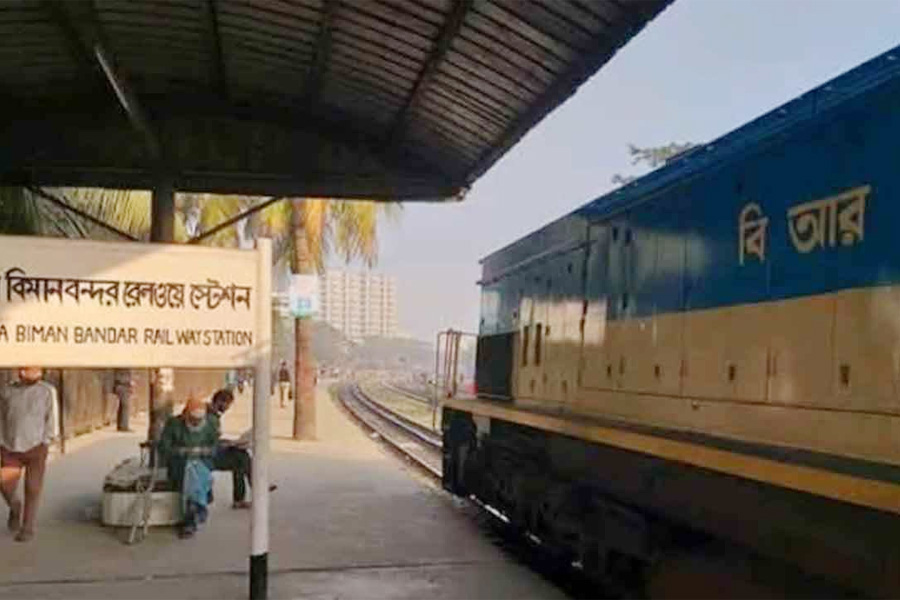 আজ থেকে বিমানবন্দর স্টেশনে থামবে না ৯ ট্রেন