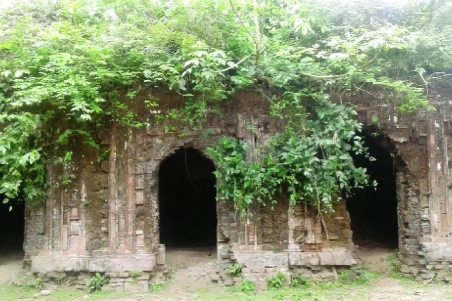 নবাবগঞ্জে বিলীনের পথে প্রাচীন যুগের নিদর্শন