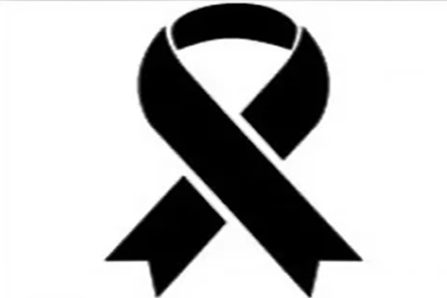 রাজশাহী বিচারক হত্যা: কালো ব্যাজ ধারণ করে প্রতিবাদ