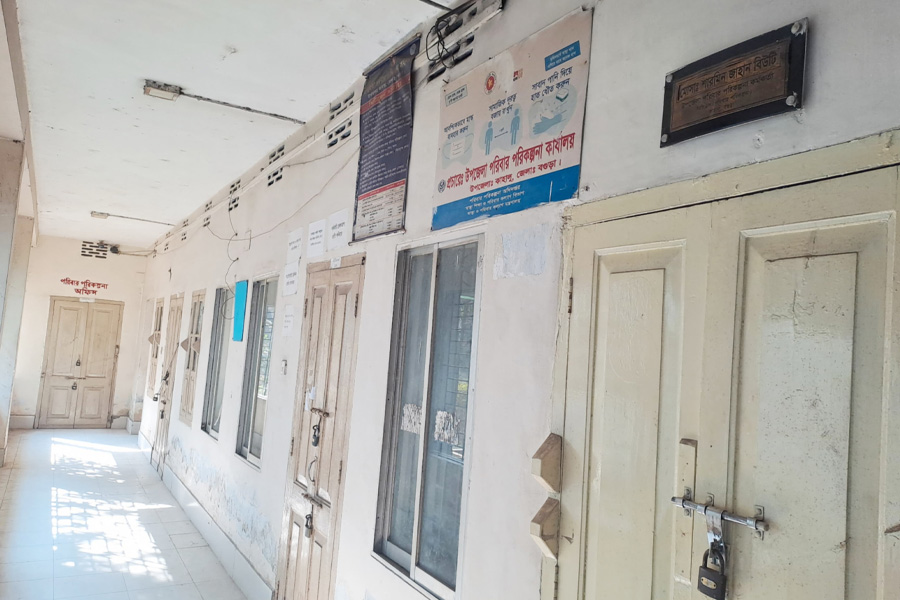 পরিবার পরিকল্পনা কর্মকর্তার বিরুদ্ধে অনিয়মের অভিযোগ