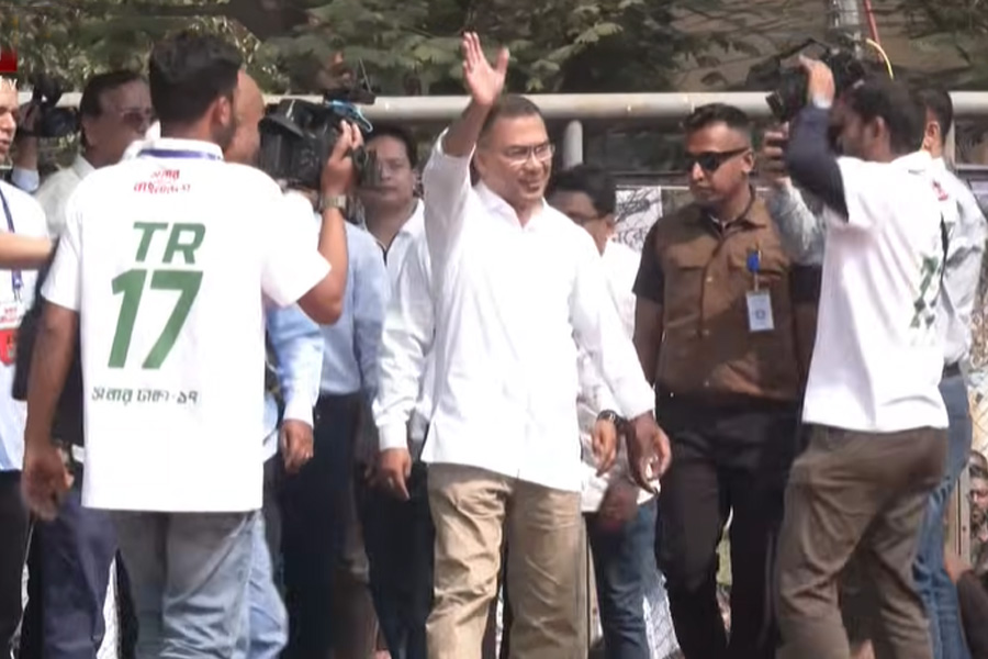 বিদেশে যেতে আর জমি বিক্রি করতে হবে না