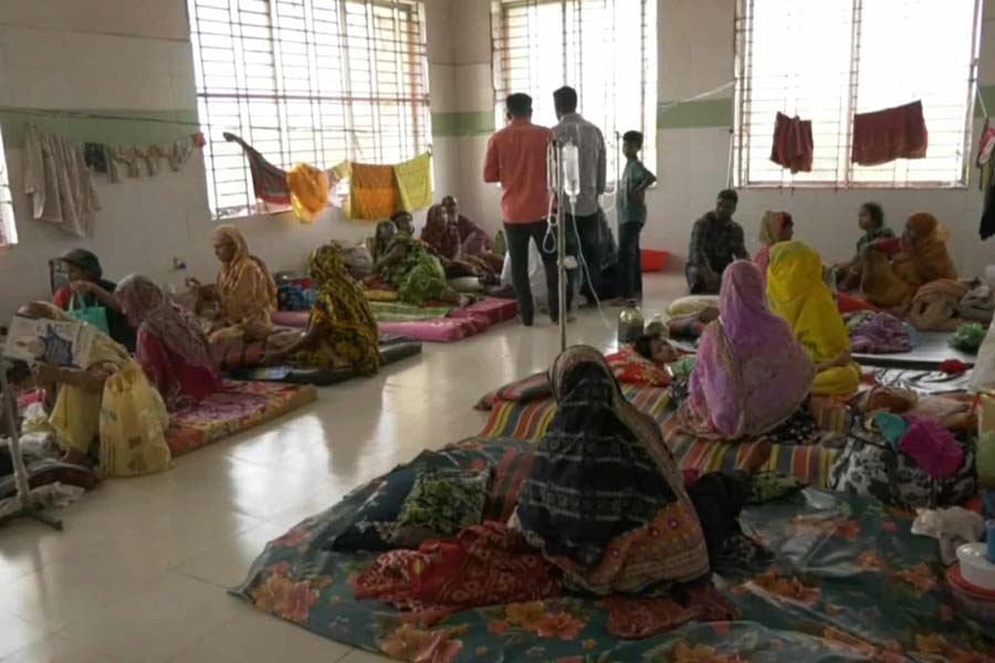 বরগুনায় ডায়রিয়ার প্রাদুর্ভাবে হাসপাতালে উপচে পড়া ভিড়