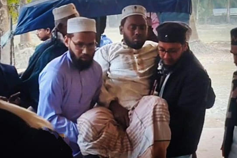 জামায়াত নেতাকে পিটিয়ে পা ভেঙে দেওয়ার অভিযোগ