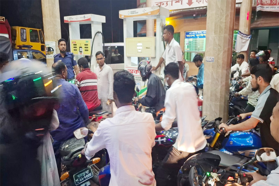 বরগুনায় জ্বালানি সংকট জেলা প্রশাসনের নজরদারি জোরদার