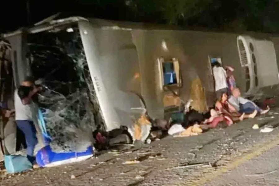 ব্রাজিলের পারনামবুকোয় বাস দুর্ঘটনায় নিহত ১৫