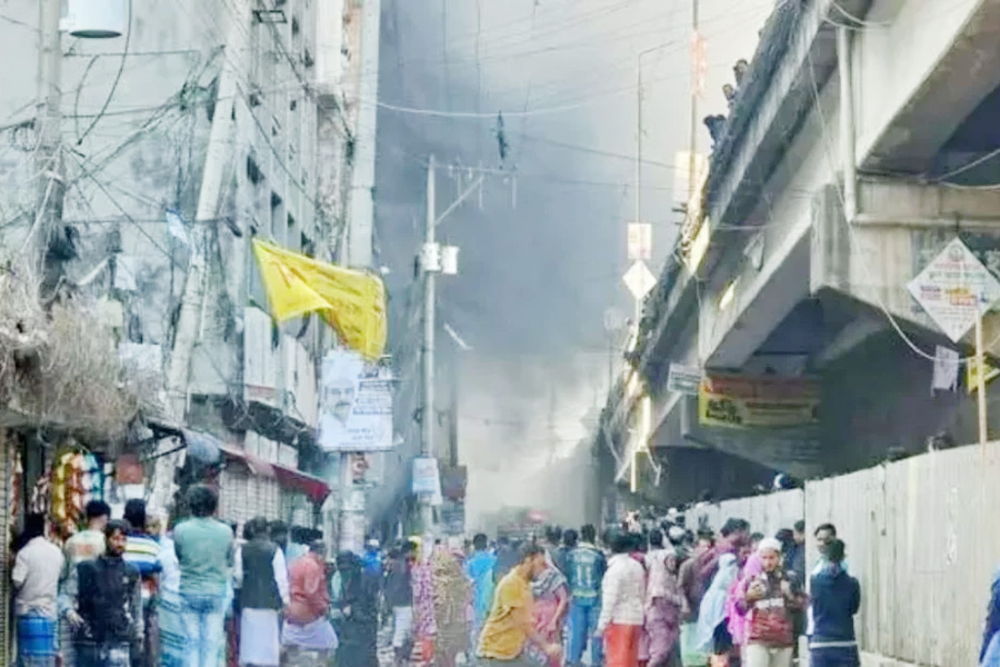 কেরানীগঞ্জে জাবালে নূর টাওয়ারে আগুন