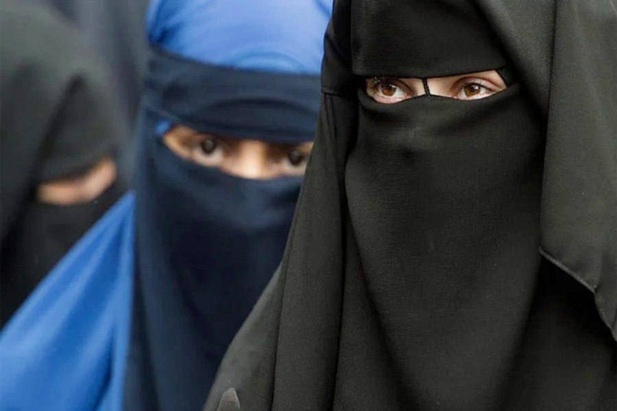 ইতালিতে বোরকা-নিকাব নিষিদ্ধের পথে ডানপন্থী সরকার