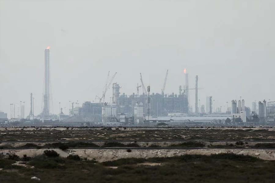 ইরানের হামলায় কাতারের এলএনজি সক্ষমতার ১৭ শতাংশ ক্ষতি