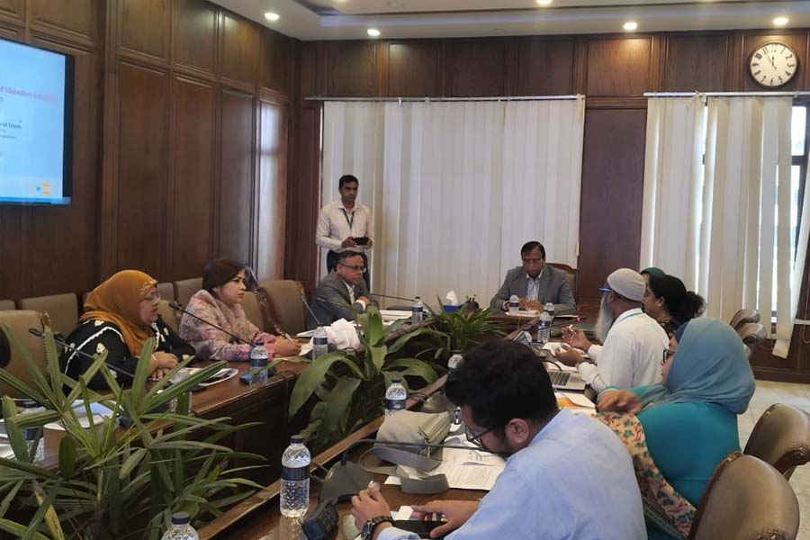 ডিএসসিসি স্বাস্থ্যকেন্দ্রে এসআরএইচআর সেবা উন্নয়নে পর্যালোচনা সভা