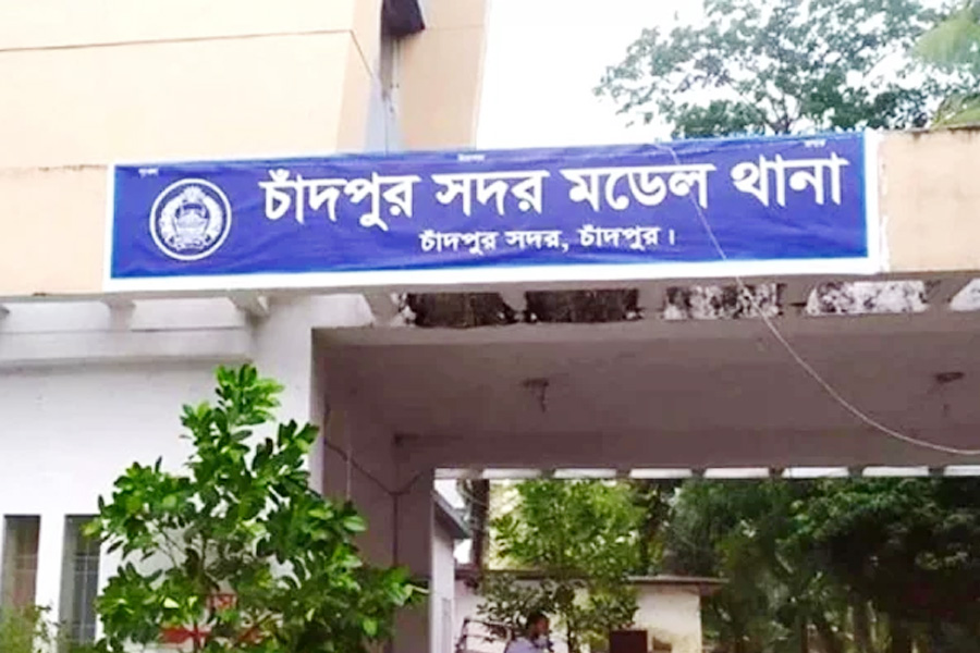 নিজ দলের ৫ কর্মীকে পুলিশে দিলেন শেখ ফরিদ