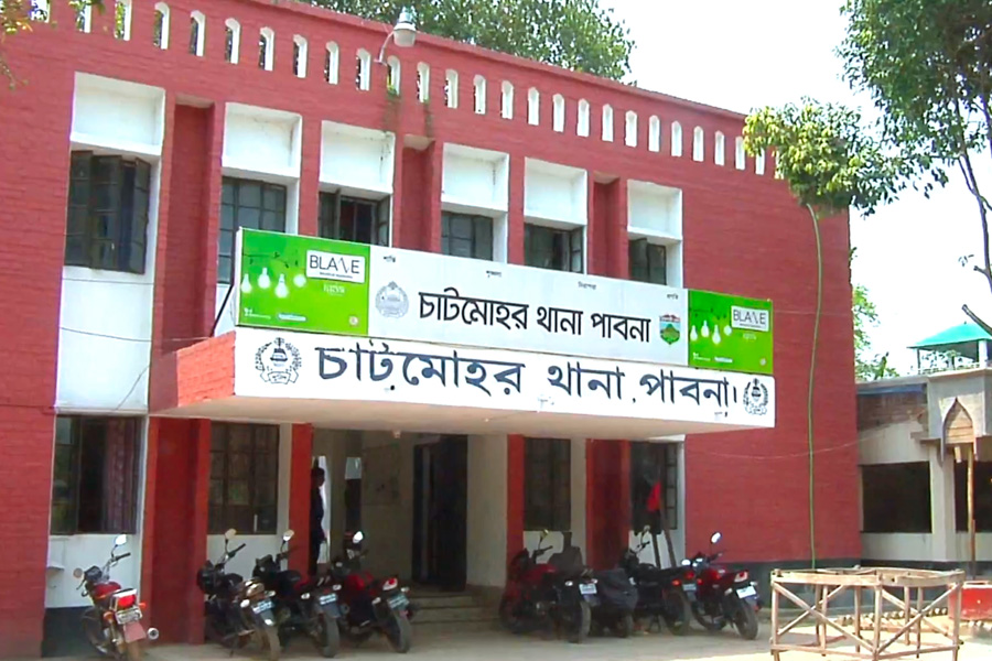 ইট বোঝাই ট্রলির নিচে চাপা পড়ে প্রাণ গেল স্কুলছাত্রের