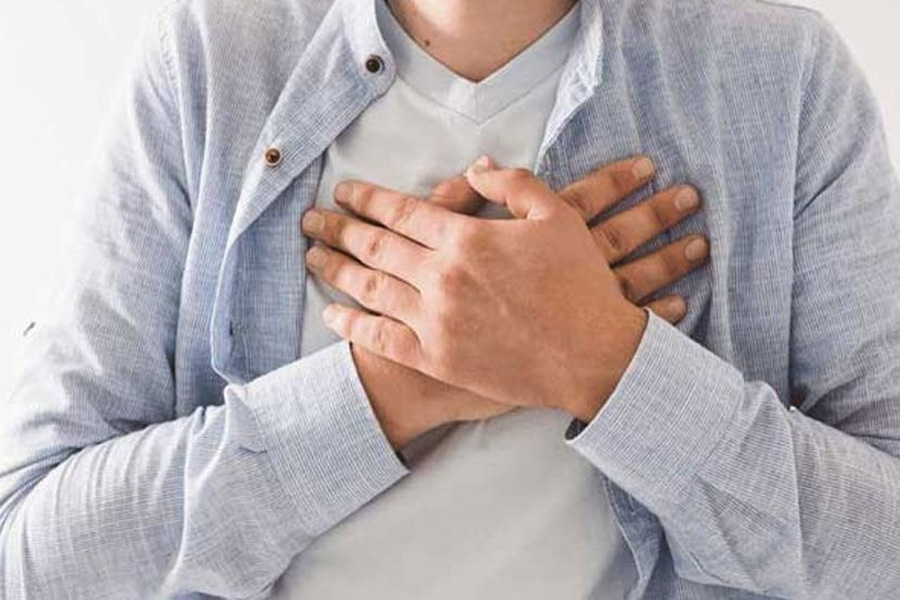 ঘুম ভাঙতেই বুকে ব্যথা, অবহেলা নয়