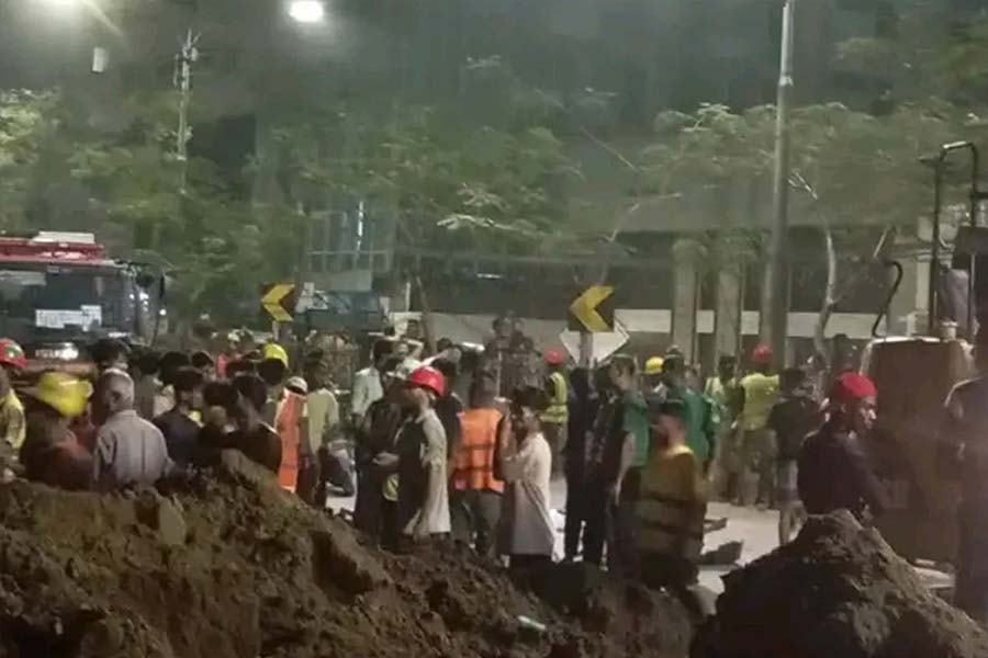 আগ্রাবাদে ওয়াসার কাজের সময় মাটি ধস, ২ শ্রমিক নিহত