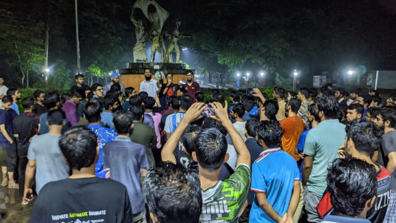 চুয়েটে ছাত্রদল কমিটি ঘোষণার পর উত্তাল ক্যাম্পাস, শিক্ষার্থীদের বিক্ষোভ