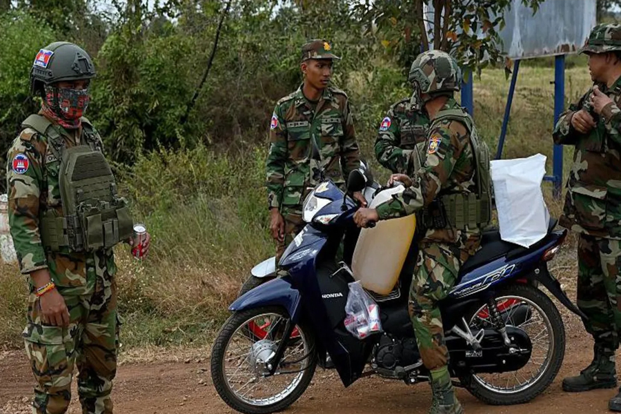 থাইল্যান্ডের সঙ্গে সংঘর্ষে সীমান্ত বন্ধ করল কম্বোডিয়া