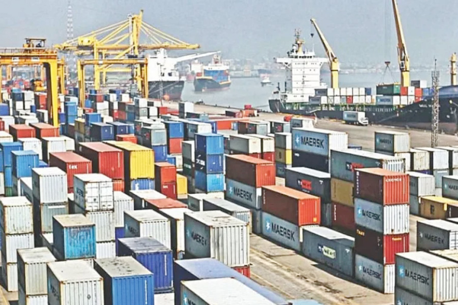 চট্টগ্রাম বন্দর ফের সচল, ধর্মঘট স্থগিত