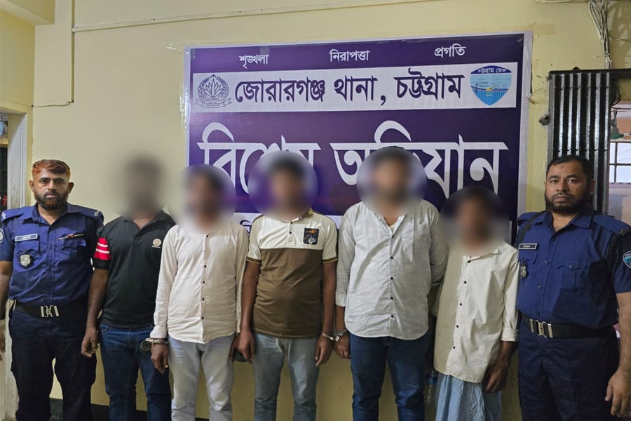 মুক্তিপণ দাবির পর তথ্যপ্রযুক্তির সহায়তায় অভিযান চালিয়ে মিঠাছড়া বাজার থেকে উদ্ধার করে পুলিশ। ছবি: ভিওডি বাংলা
