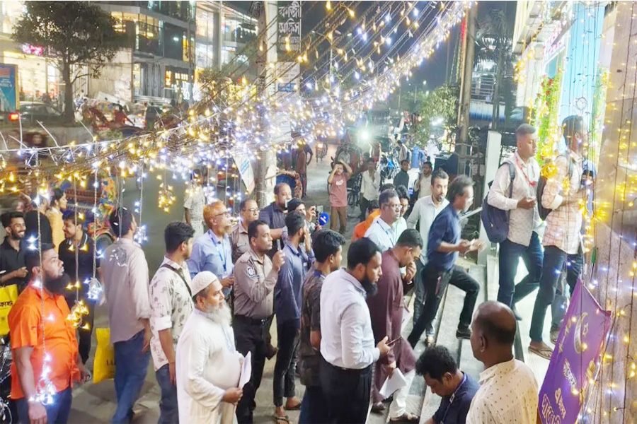 রাজধানীতে বিদ্যুৎ সাশ্রয়ে ডেসকোর বিশেষ অভিযান