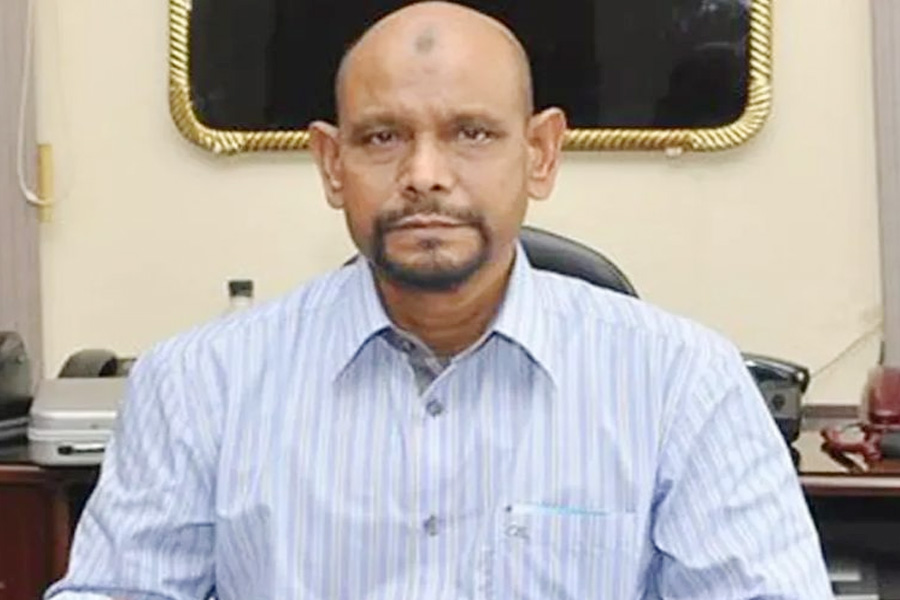 গ্রেপ্তার হয়েছেন পুলিশের সাবেক ডিআইজি জলিল মণ্ডল