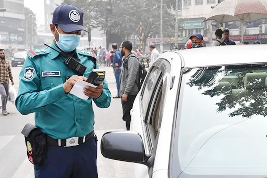 রাজধানীতে একদিনে ট্রাফিক আইন লঙ্ঘনের বিরুদ্ধে ১,৪৬৬ মামলা