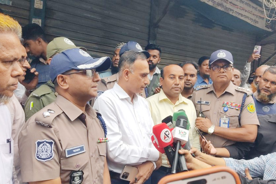 ডিএসসিসি’র অভিযানে সায়েদাবাদে ৫০টি অবৈধ বাস কাউন্টার উচ্ছেদ