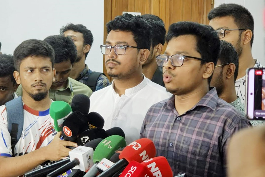মনোনয়নপত্র সময় বাড়ানোকে পক্ষপাতিত্বের দাবি শিবিরের