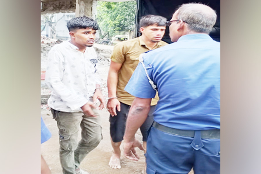 ডাসারে ইমামের মটর সাইকেল চুরি, আটক ২