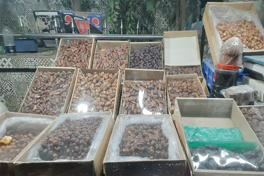 শুল্ক কমানোর পরও বেড়েছে খেজুরের দাম