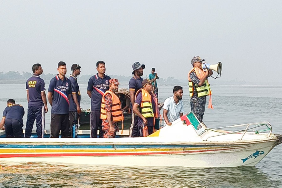 তৃতীয় দিনের উদ্ধার অভিযান অব্যাহত