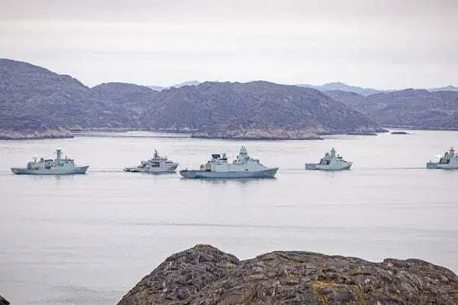 ট্রাম্পের হুমকি থেকে গ্রিনল্যান্ড রক্ষা