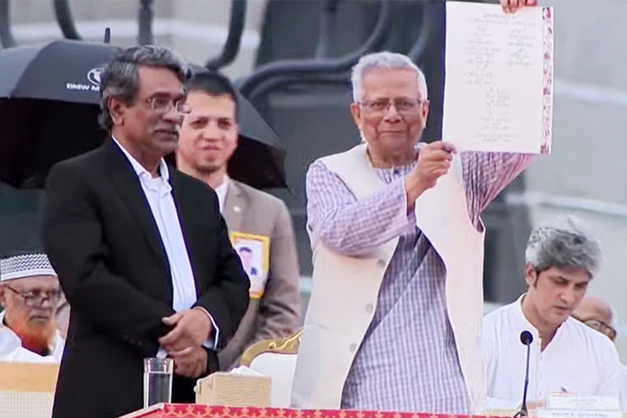 রাজনৈতিক দলগুলোর পাল্টাপাল্টি অবস্থান