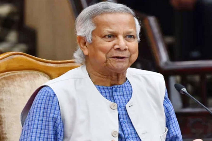 শ্রমশক্তি রপ্তানিতে বড় বাধা দালাল : প্রধান উপদেষ্টা