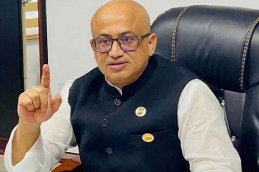 সাবেক প্রতিমন্ত্রী মুরাদ হাসানের বিরুদ্ধে গ্রেপ্তারি পরোয়ানা
