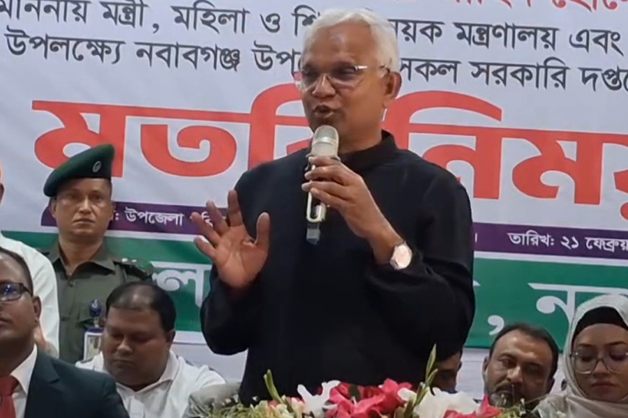 নবাবগঞ্জে আইন প্রয়োগে ‘অন্ধভাবে’ এগোনোর নির্দেশ সমাজকল্যাণ মন্ত্রীর