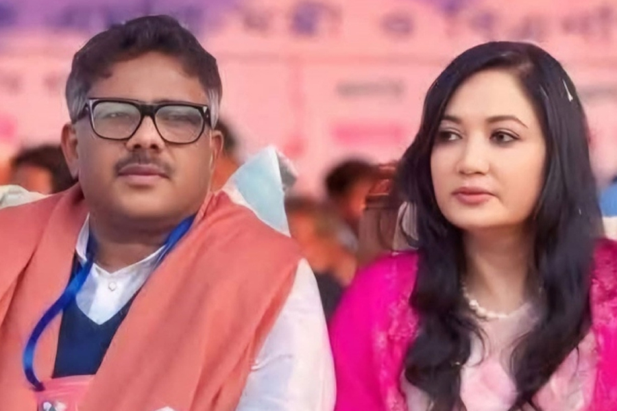 রুহুল কুদ্দুস তালুকদারের সমর্থনে স্ত্রীর প্রার্থিতা প্রত্যাহার