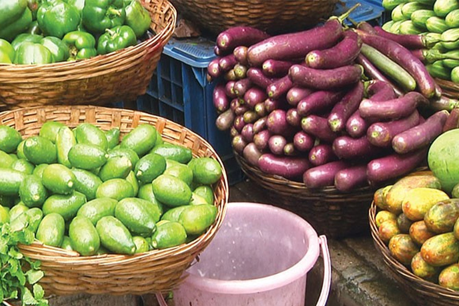 বেগুনের দাম দ্বিগুন, লেবু এবারও হয়নি কাবু