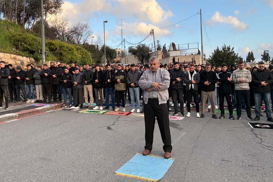 আল-আকসায় ঈদের নামাজ পড়তে যাওয়া মুসল্লীদের ওপর গ্রেনেড হামলা