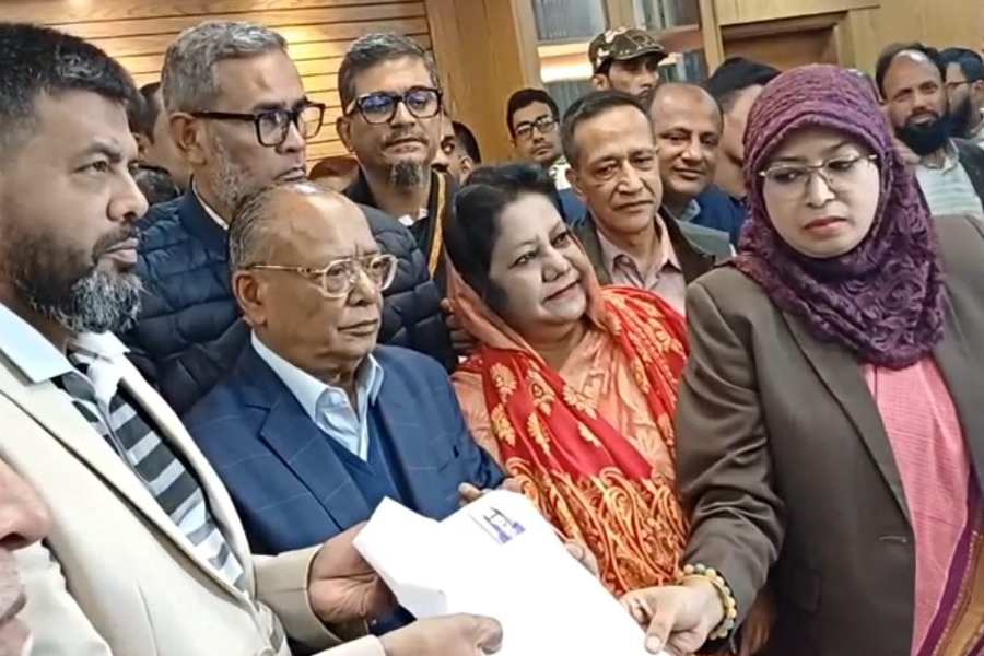 ফেনীর তিন আসনে মনোনয়নপত্র জমা দিলেন প্রার্থীরা