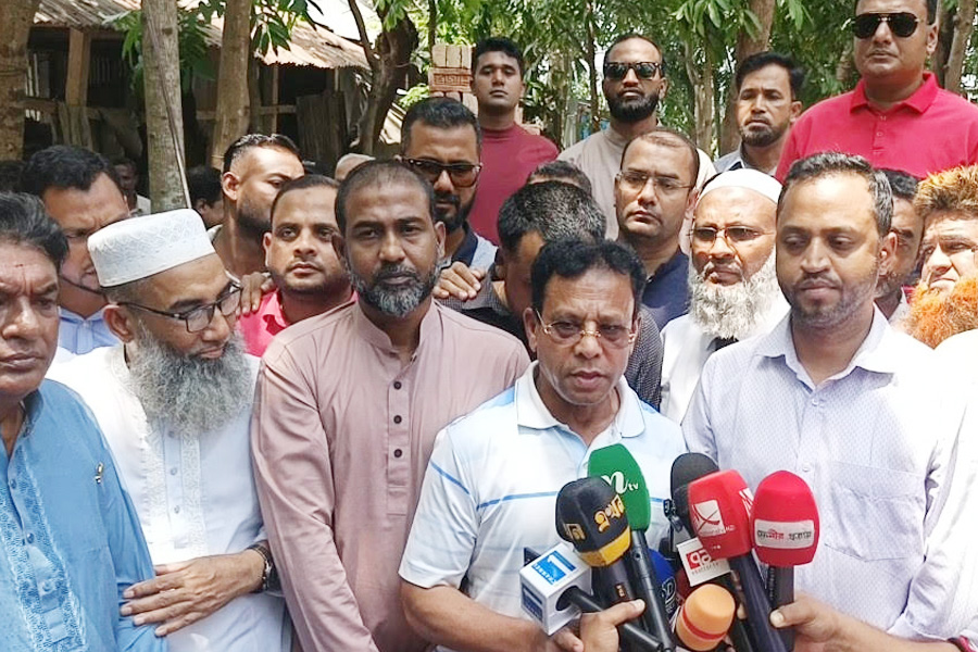 ফেনীতে শহীদ যুবদল নেতার পরিবারের নতুন বাড়ি উদ্বোধন