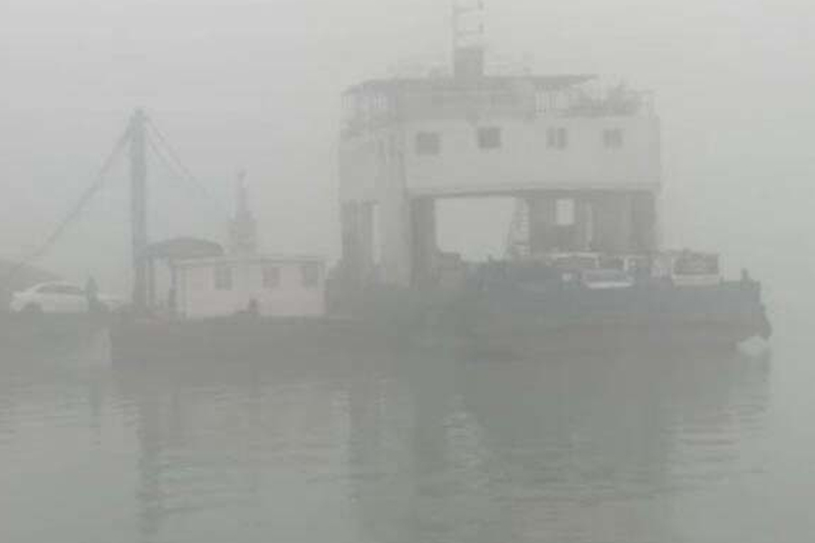 দৌলতদিয়া–পাটুরিয়া নৌরুটে ফেরি চলাচল বন্ধ