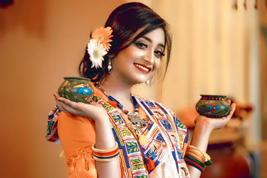 কয়েক ধাপে সহজেই ঝলমলে বৈশাখী সাজ