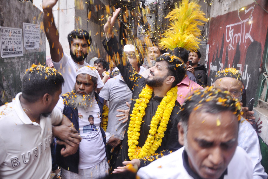 সব বয়সী মানুষের ভালোবাসায় সিক্ত ইশরাক হোসেন