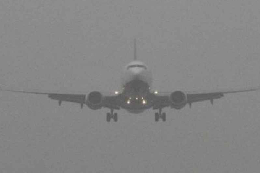 ঘন কুয়াশায় ঢাকার আকাশ ঘুরে ৫ ফ্লাইট কলকাতায়