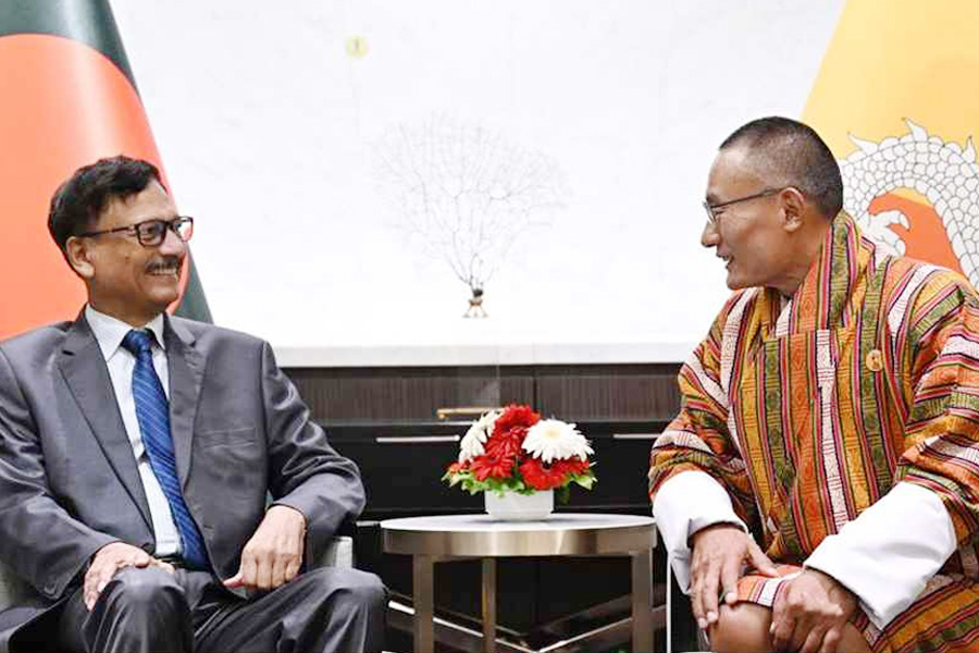ঢাকায় ভুটানের প্রধানমন্ত্রীর সঙ্গে পররাষ্ট্র উপদেষ্টার বৈঠক