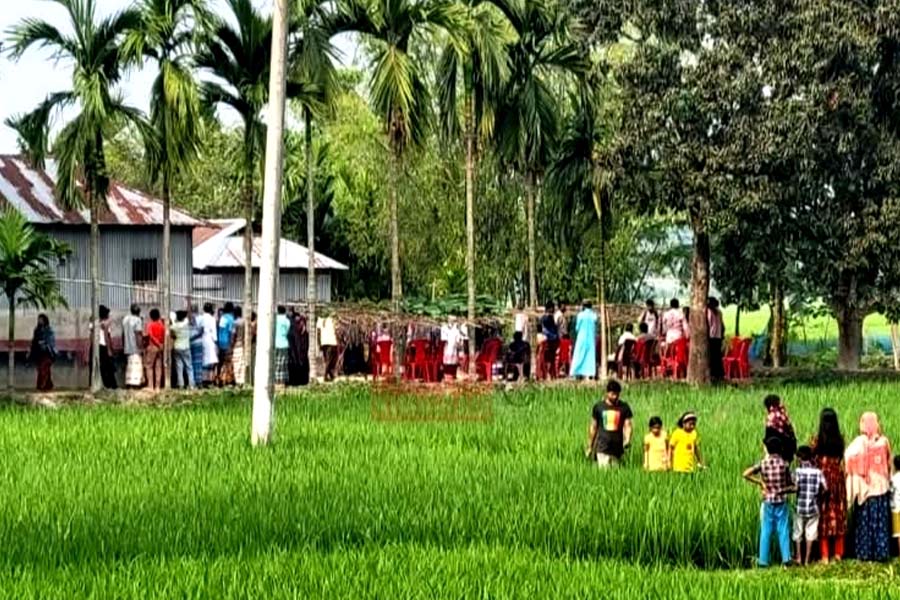 বাবার সাথে অভিমান করে বিশ্ববিদ্যালয়ের শিক্ষার্থী আত্মহত্যা
