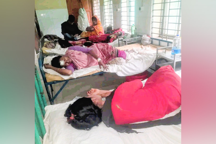 সাঘাটায় জমির বিরোধের জেরে প্রতিবন্ধীর স্ত্রী-মেয়ের ওপর হামলা